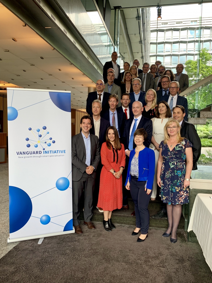 vi_family_photo_2019